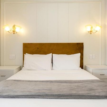 Vu Thermal Lodge - Adults Only Motel Таупо Екстериор снимка
