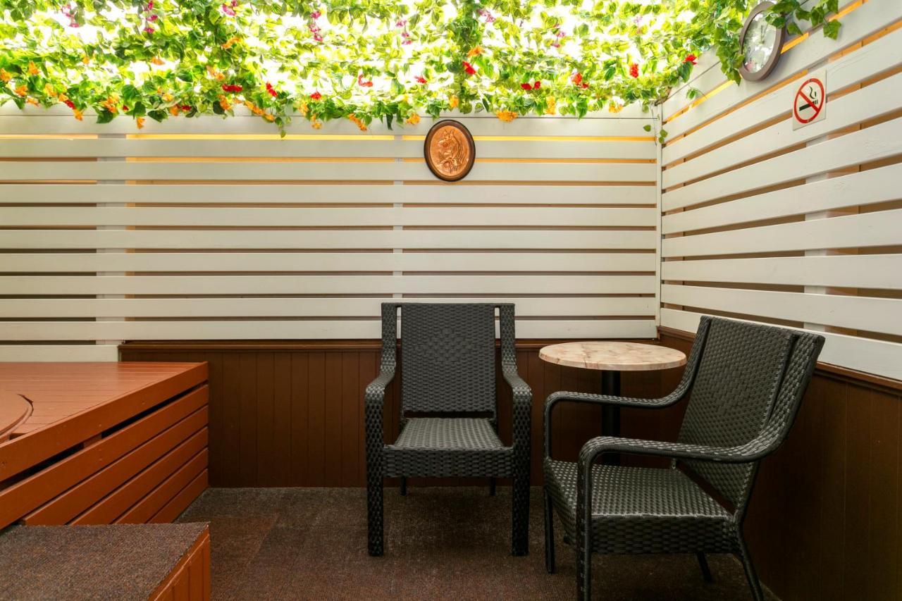 Vu Thermal Lodge - Adults Only Motel Таупо Екстериор снимка